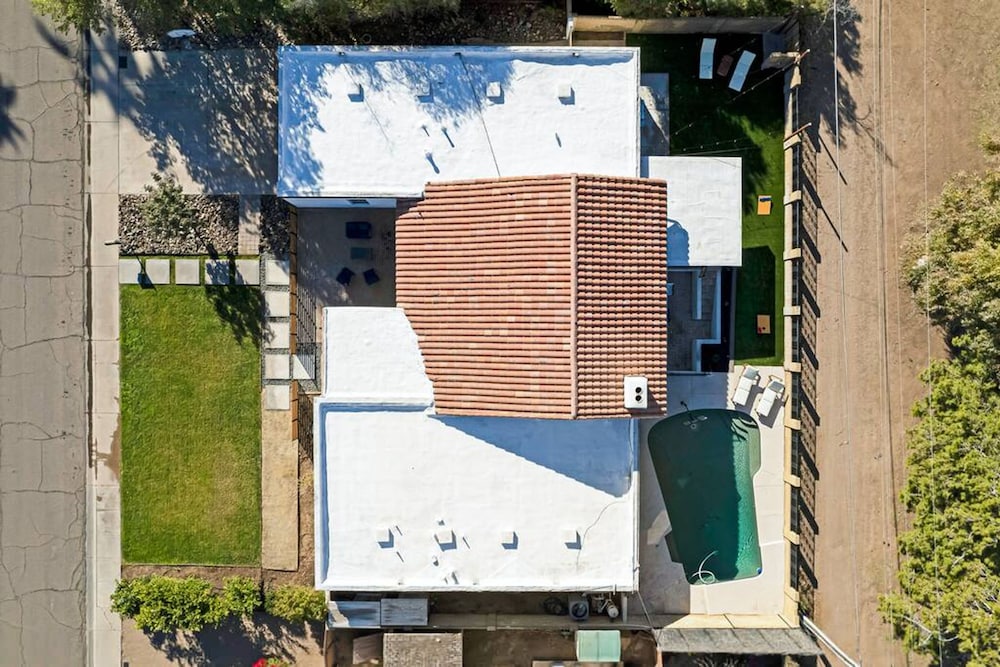 Huge Golf Course Home-free Heated Pool Theatre Gym