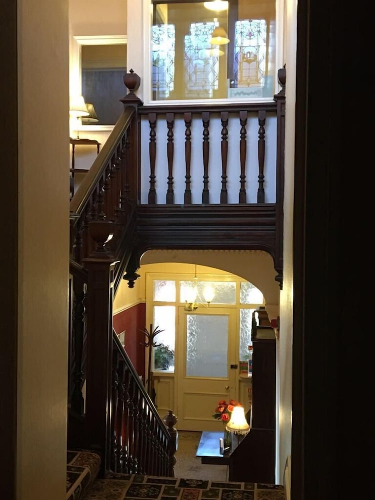 Rowanbank House