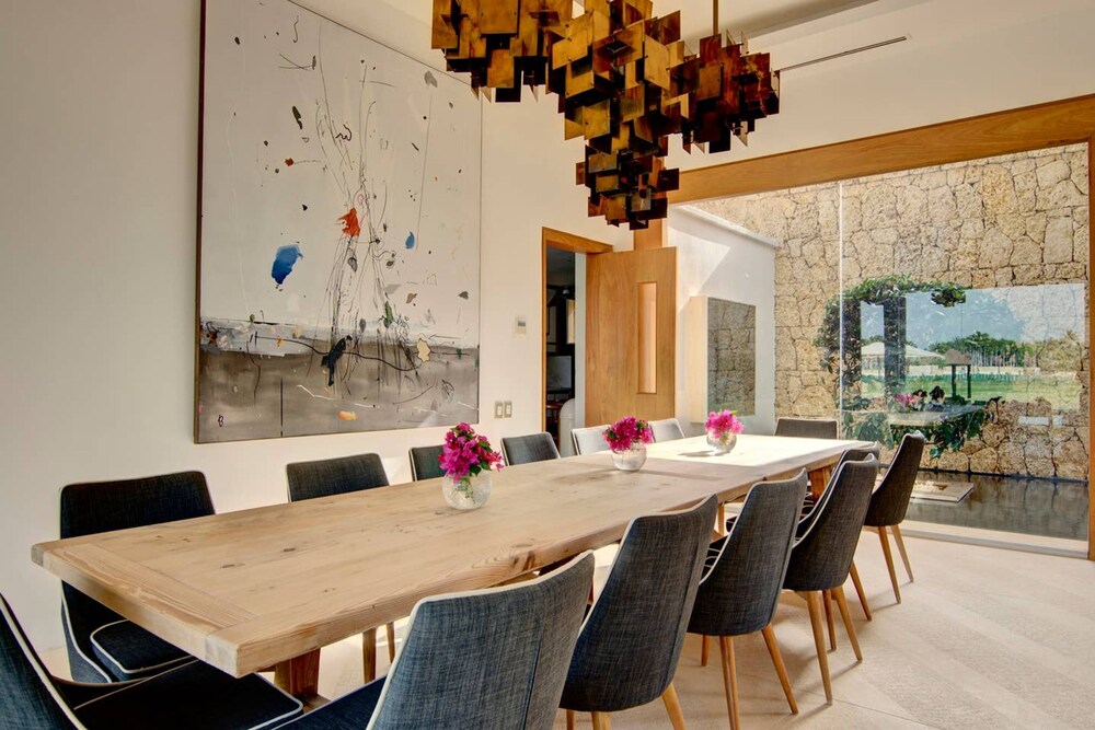 Architect s Estate w Pool Private Chef Butler