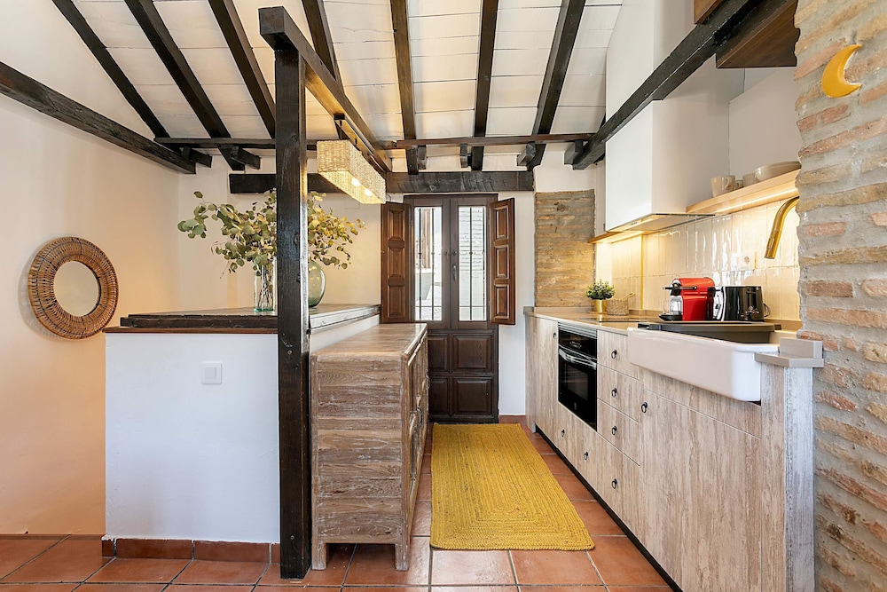 Luxury House in Granada Center. Reyes II