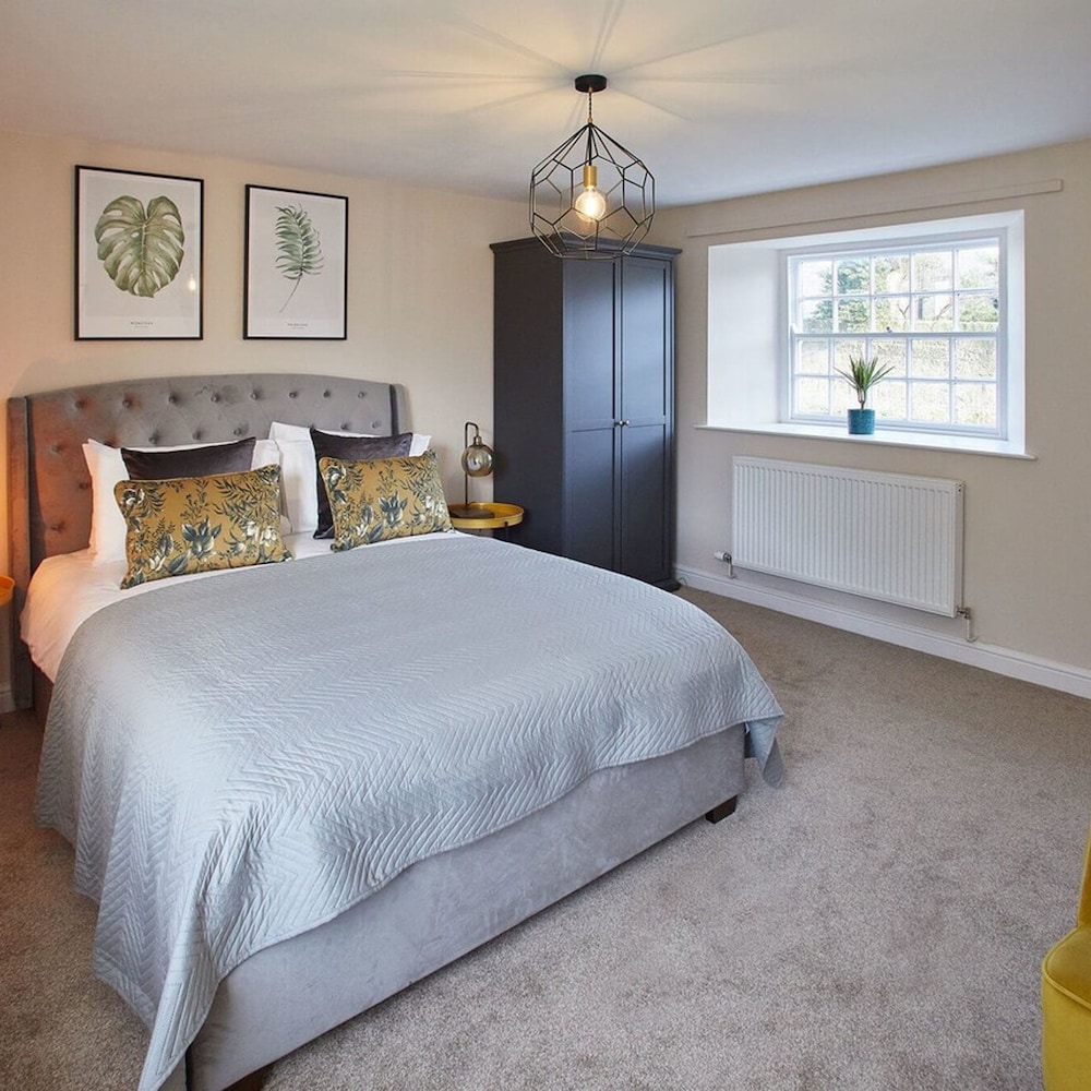 Host Stay Middle Farmhouse view 3