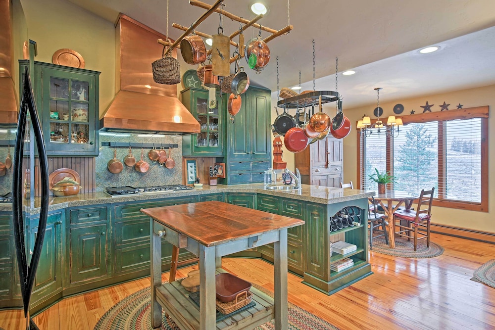2 Mi to Skiing: Mtn-view Home w/ Deck in Granby! view 4