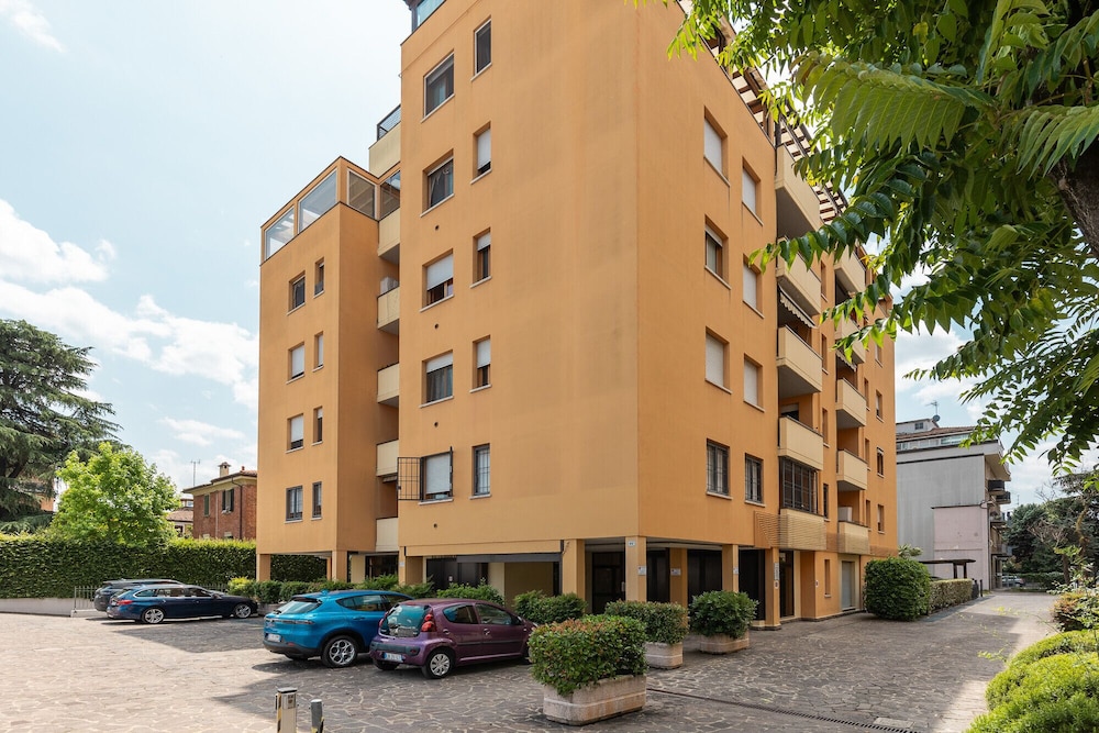 Bologna Modern Apartment by Wonderful Italy
