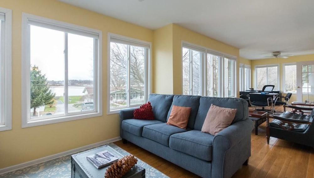 Bay View Loft