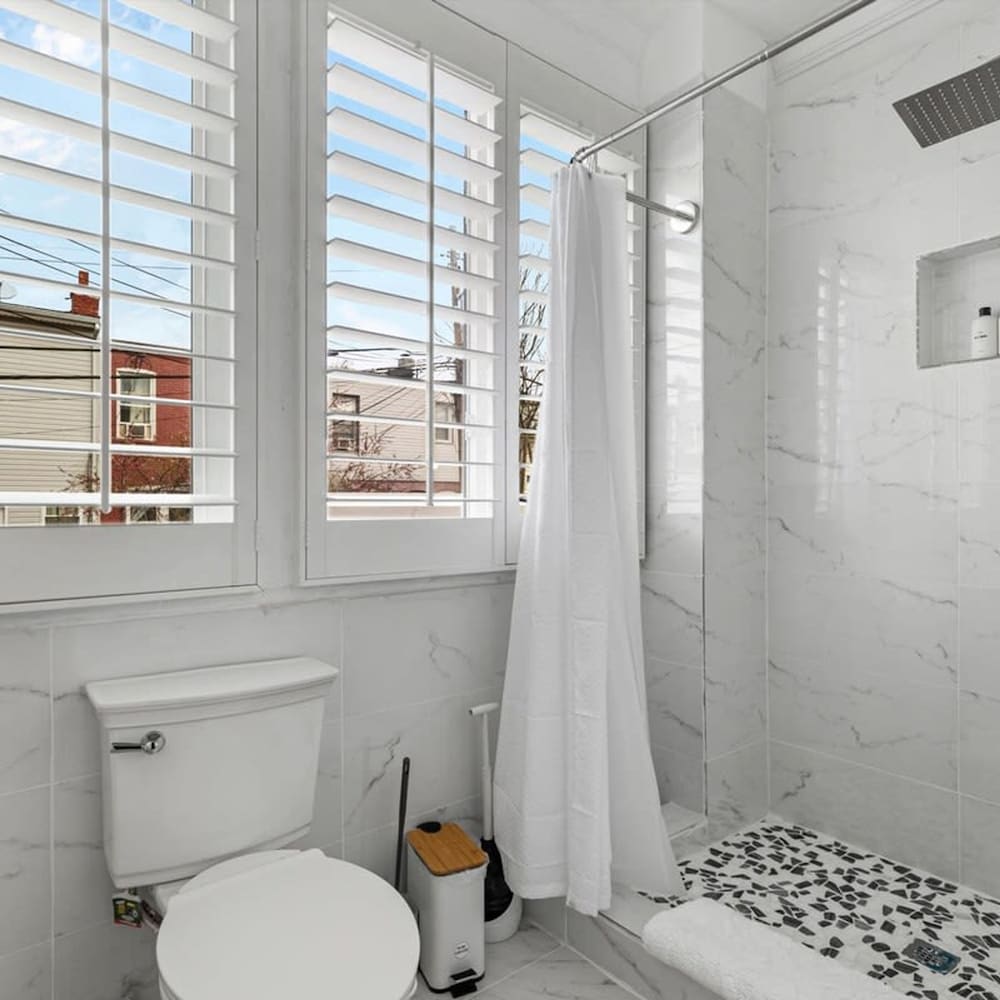 Family Group Trips to DC 4-br Close to Metro view 3