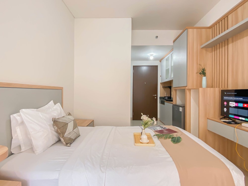 Nice Studio Room Apartment Transpark Cibubur