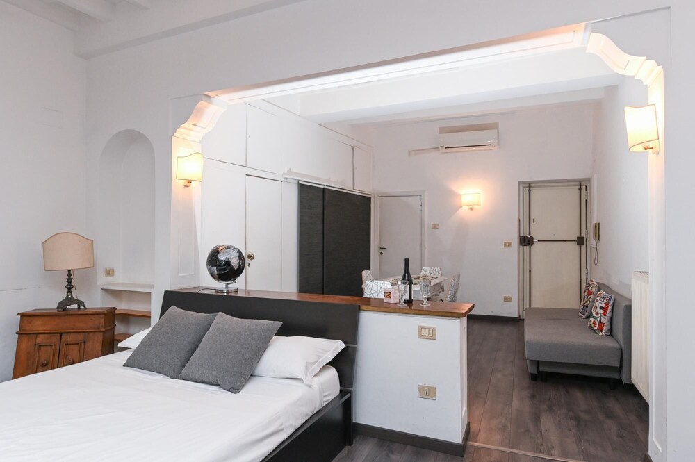 Gorgeous Trastevere Loft On The River