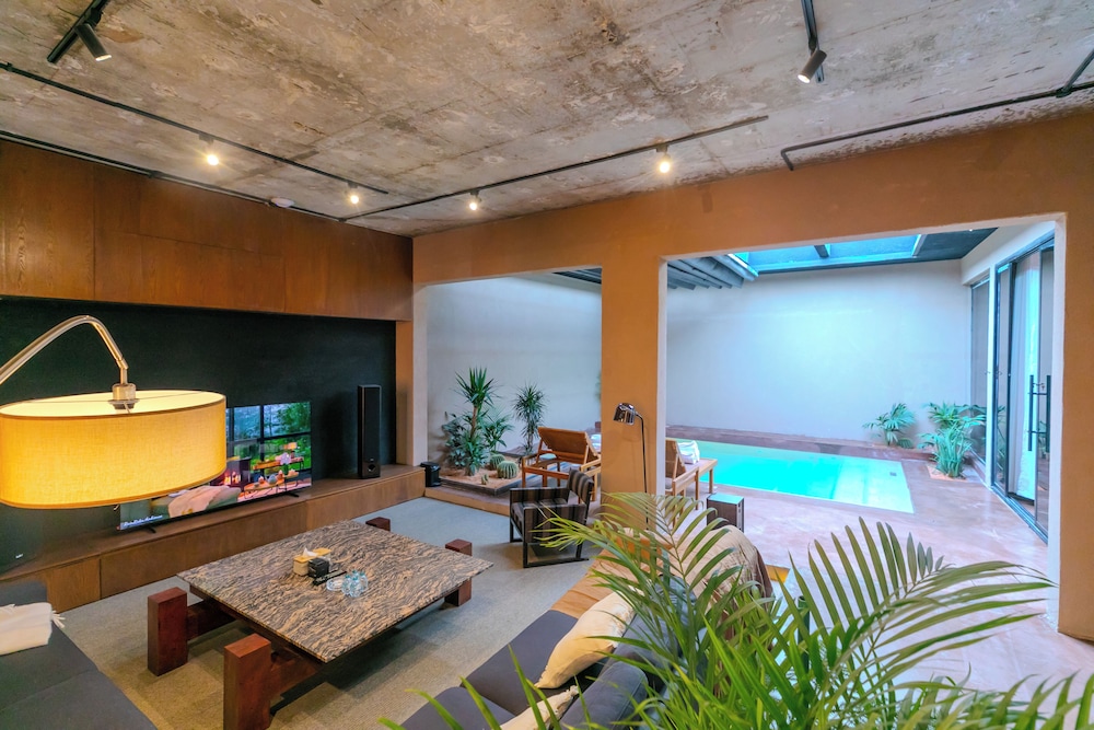 Portal Chalets With Private Pool-Al Arid