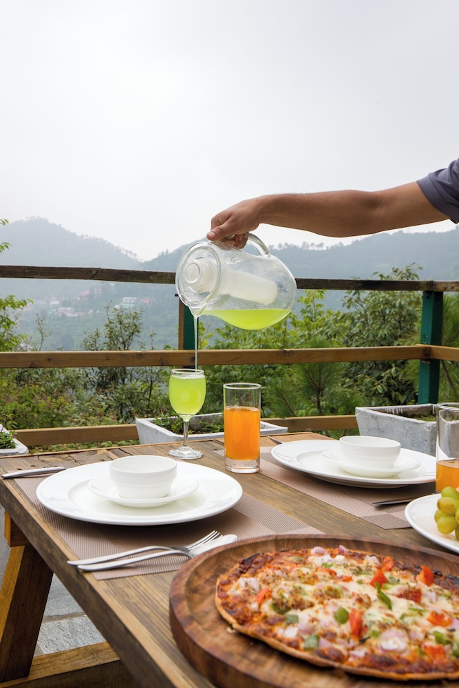 Alaya Stays Suro Woodcrest Chalet