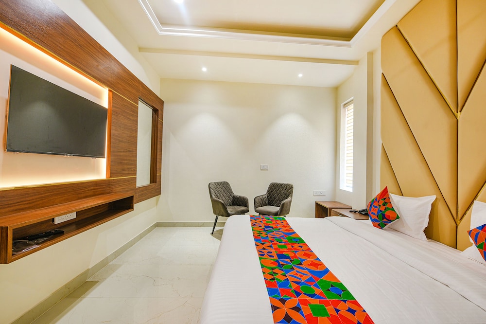 Fabhotel K9 Royal