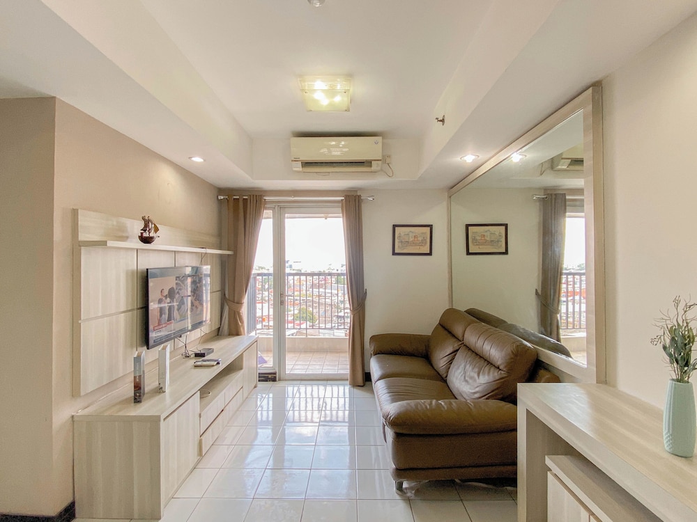 Best Location And Cozy 2Br At The Wave Kuningan Apartment