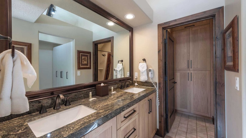 Jupiter Peak by Avantstay Near Deer Valley Base w/ Hot Tub!
