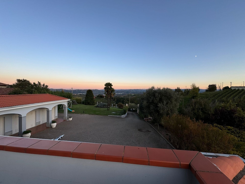 Villa Magna With Pool and Park - Langhe Hills