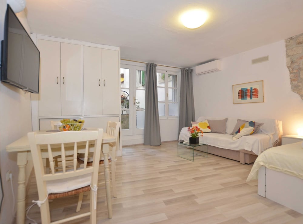 La Dolce Vita Studio