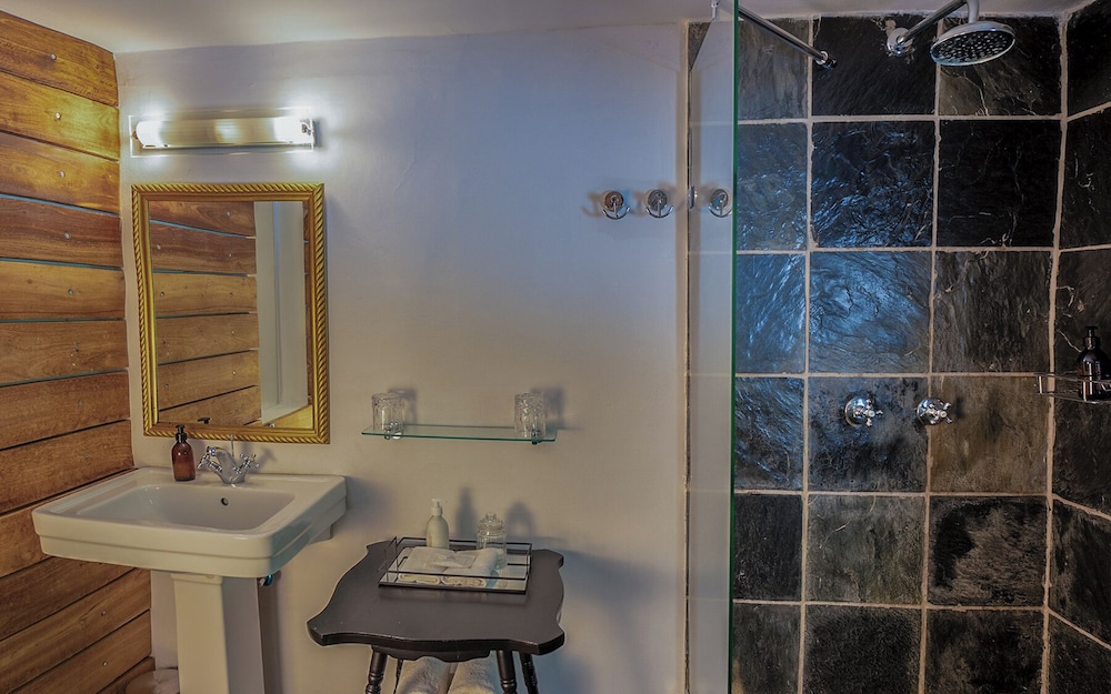 Silvermist Hotel