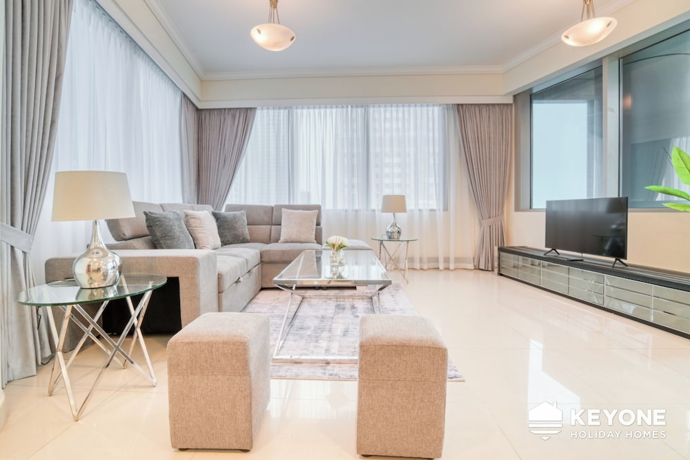 Captivating Sky & Sea Views in Two Bedroom Suite