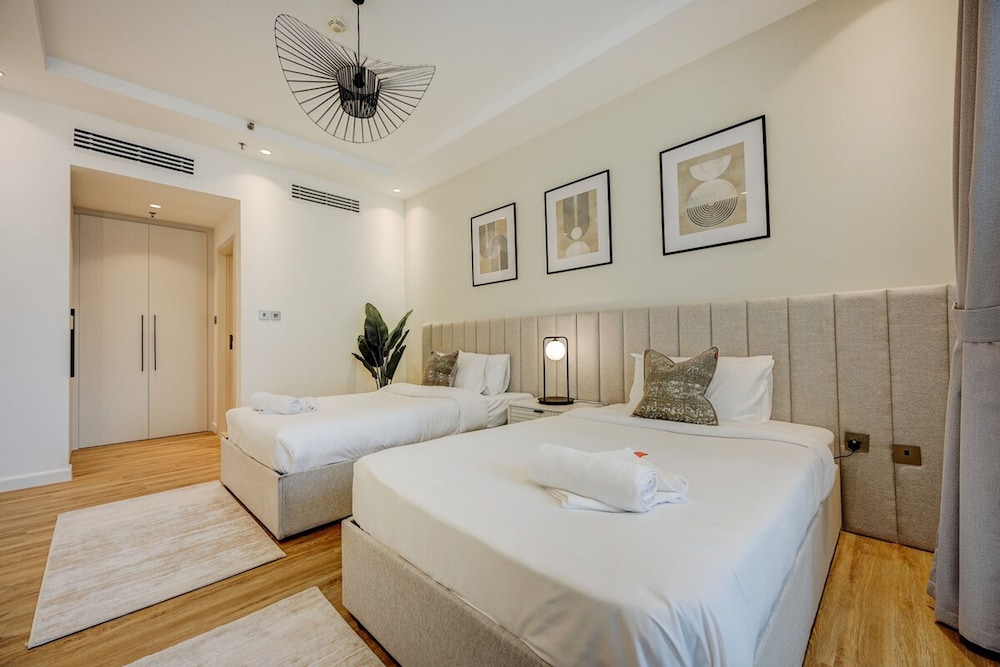 Elegant 4BR - Perfect Stay for Families in Marina