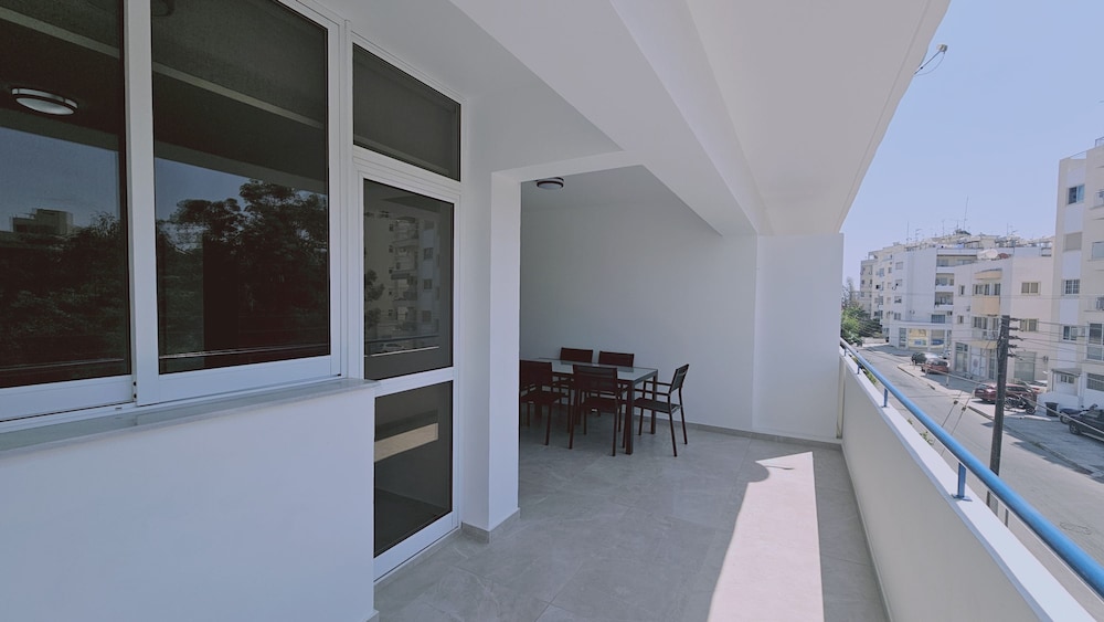 154 LCA - Stay Local Apartment