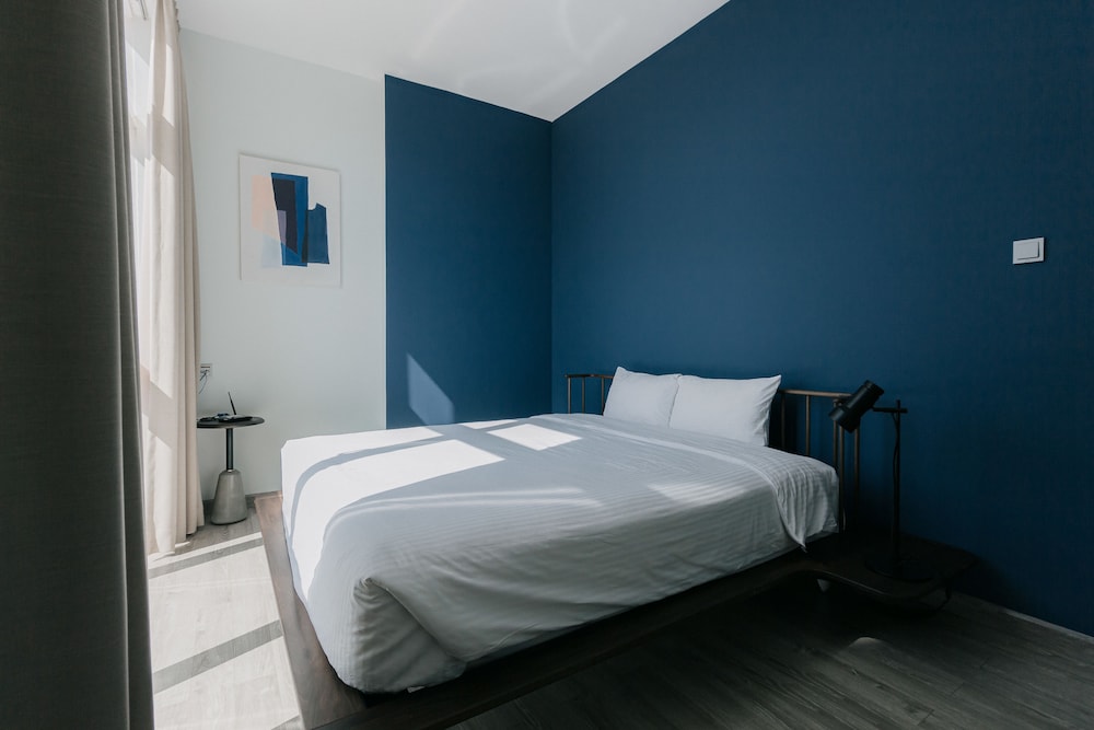 Blue Arch Suites - The Notre Dame Saigon