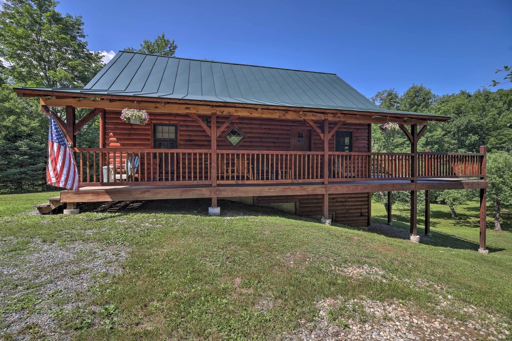 Ski Lodge Mtn Retreat w/ Fire Pit, Deck & Views!