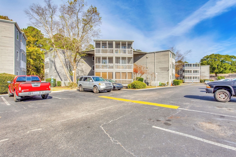 Calabash Condo: Close to Coast & Fishing