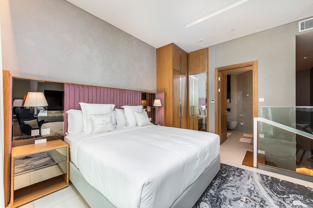 Sky Premium 1BR Duplex with city view