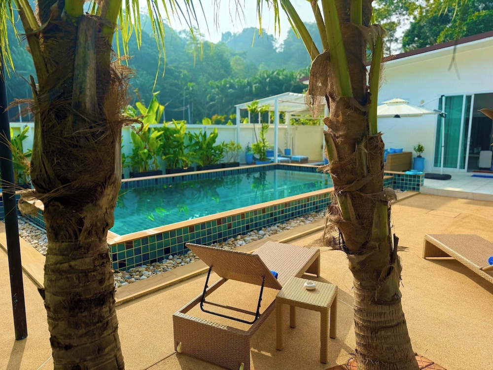 Beautiful Villa Between Jungle, sea and Mountain