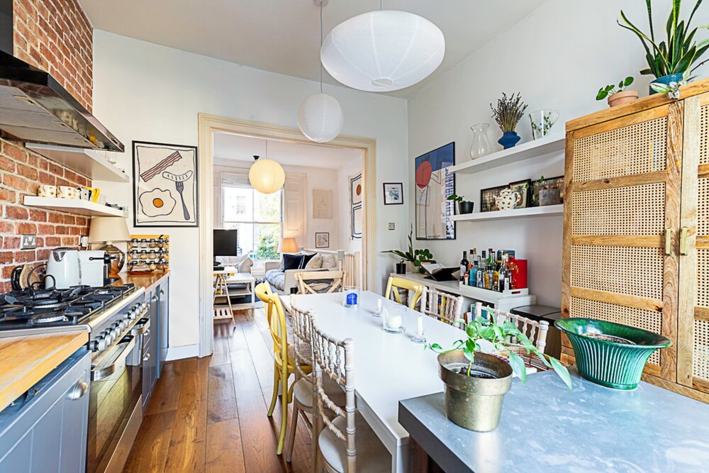 Colourful and Cosy Home in De Beauvoir Town