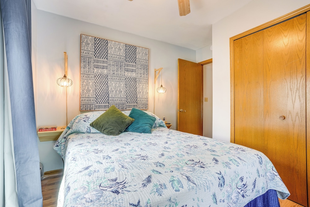 Kayaks, Rowboat & Game Room - Lake Gilead Getaway!