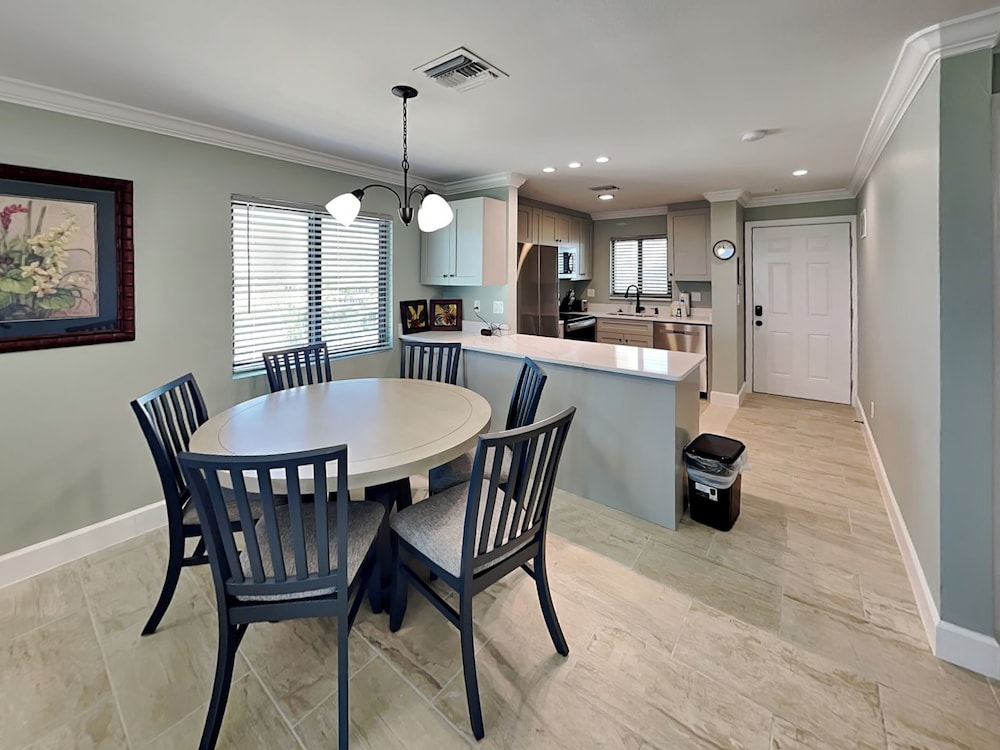Seaside 5 by Distinctive Beach Rentals
