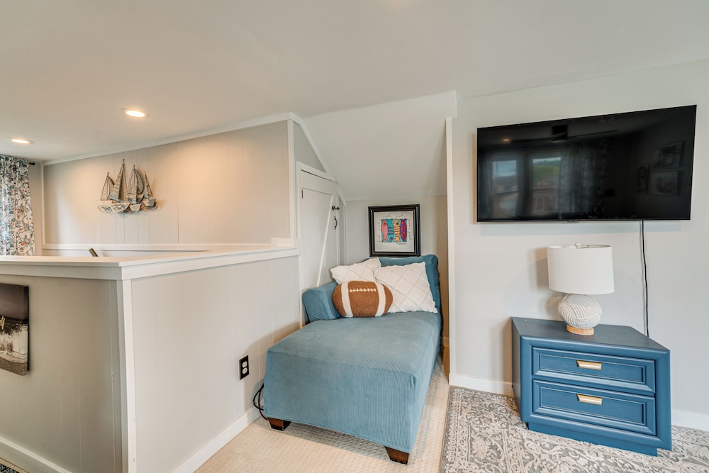 Canal-front St Clair Shores Home: 2 Mi to Dtwn