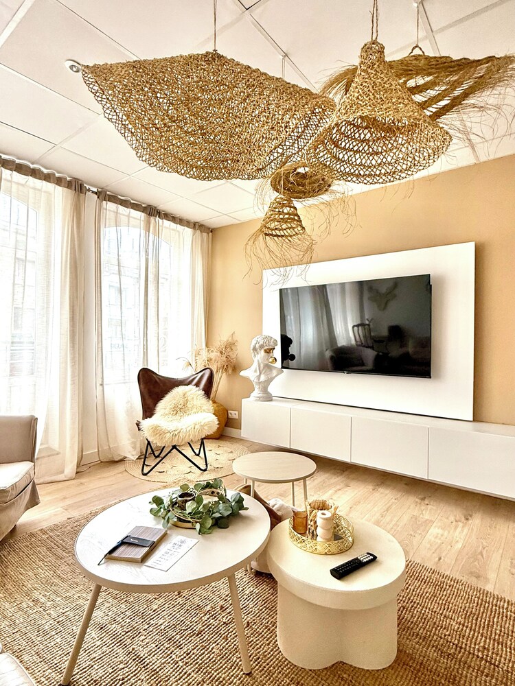 Spacious duplex in the center