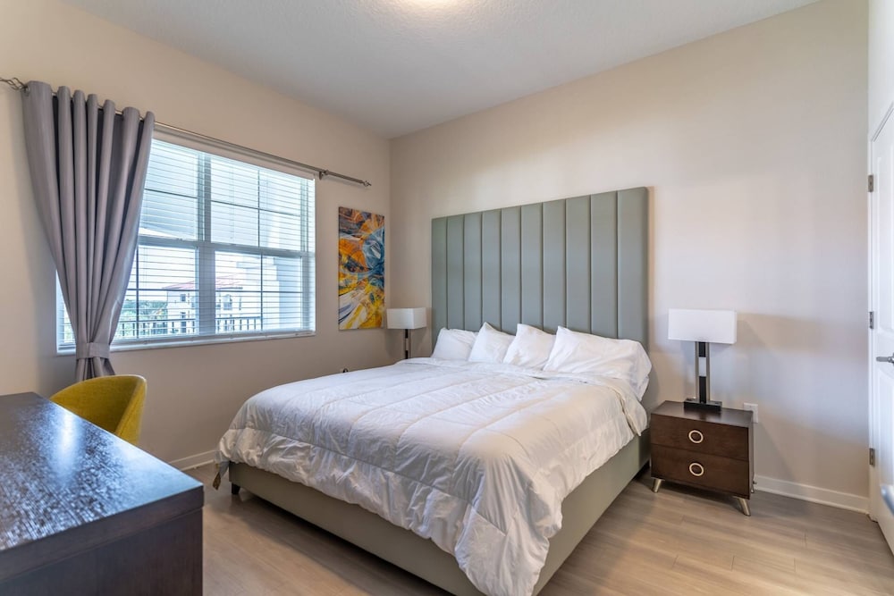 4012 Vista Cay