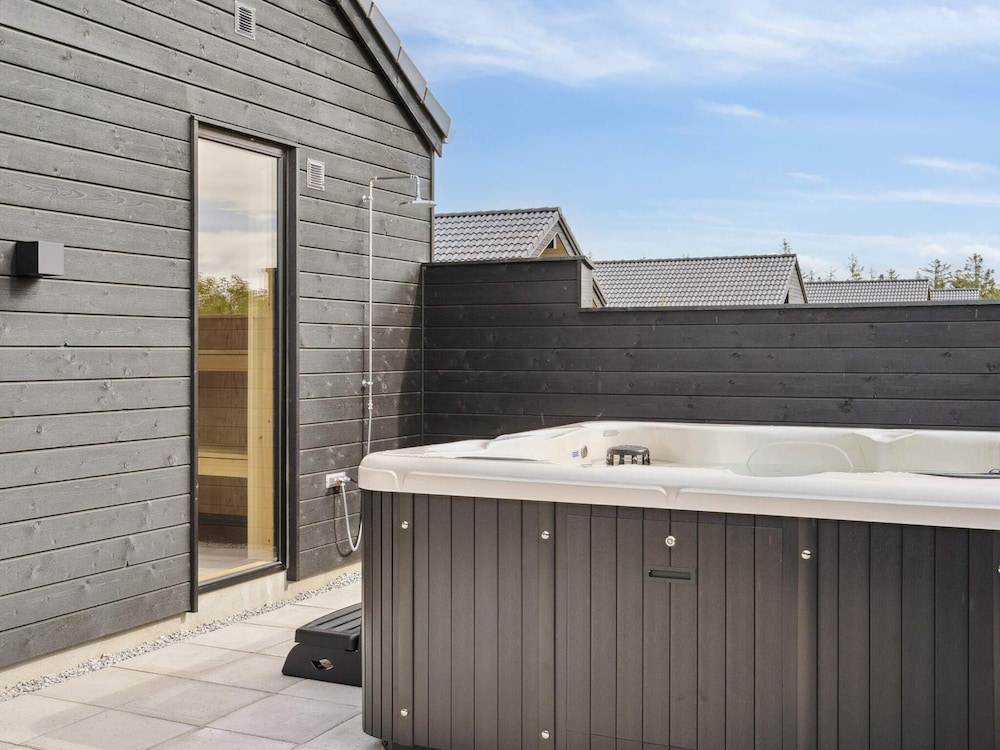 5 Star Holiday Home in Romo