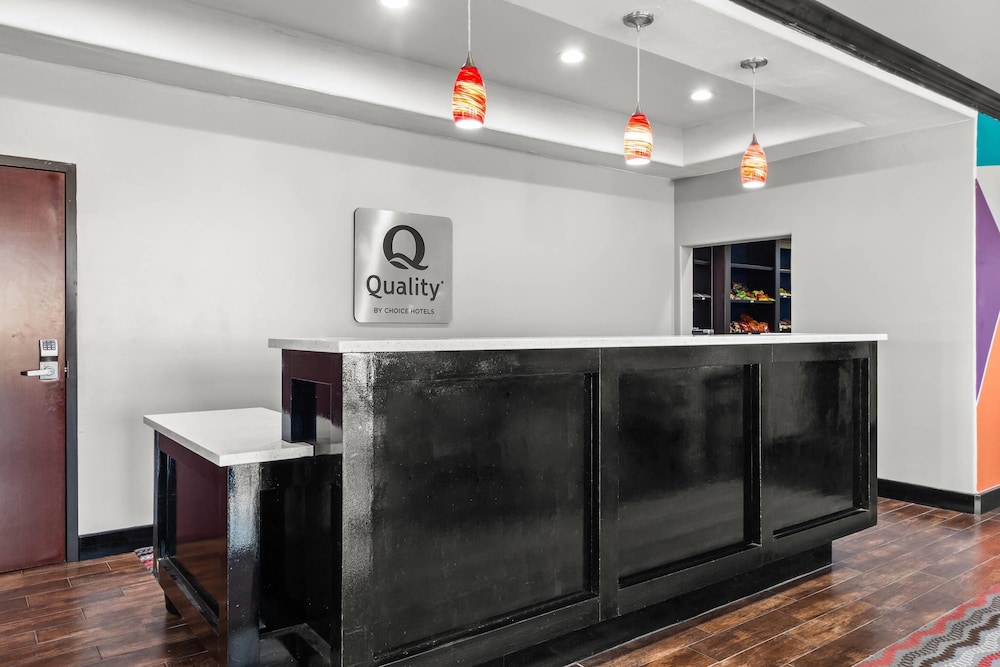 Quality Inn & Suites Pearsall