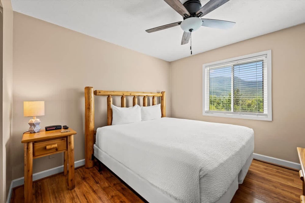 Sleeps 4 Mountains Views Indoor Pool Sauna