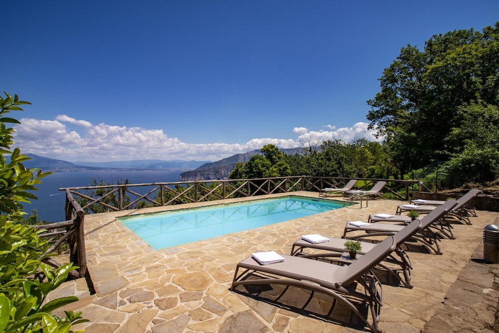 Villa Giulia With Heated Pool and Jacuzzi view 2