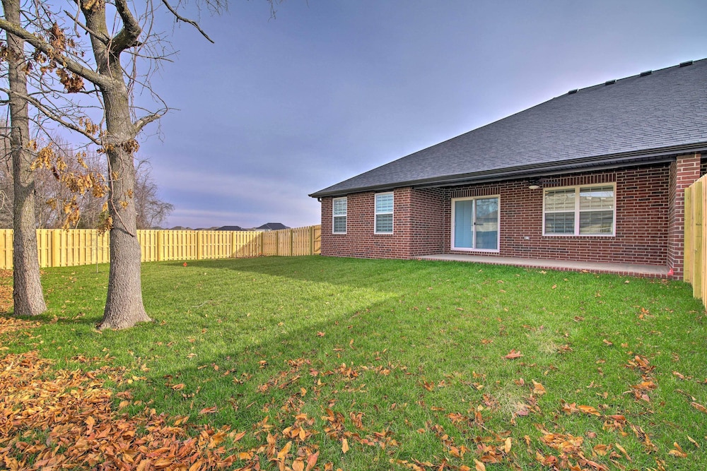 Charming Ozark Abode w/ Yard & Pool Access
