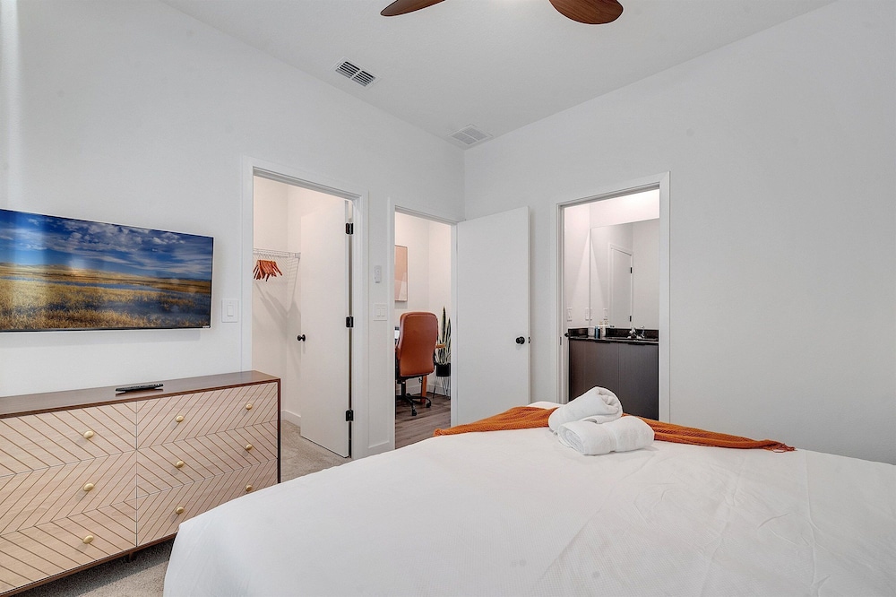 3BR Home Near Disney w/ Office & Fun Corner