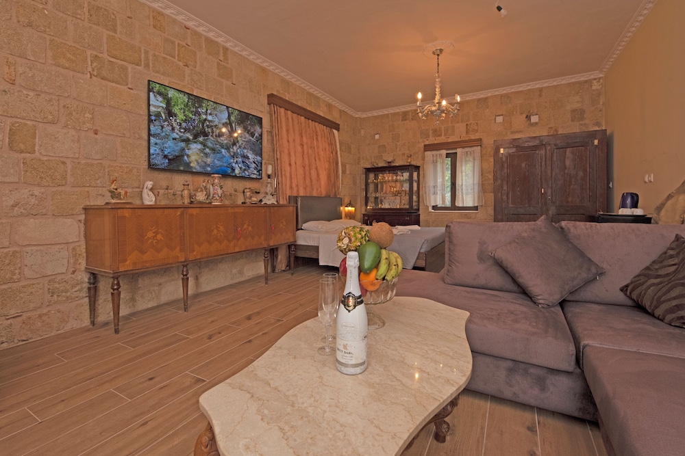 Arionos Rooms