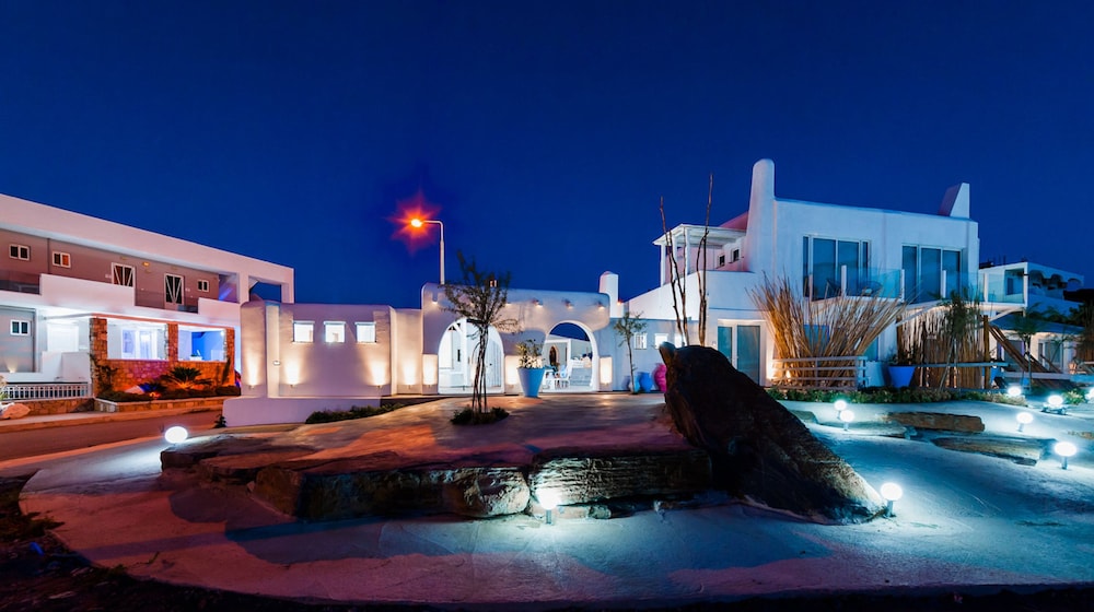 Kouros Home Hotel