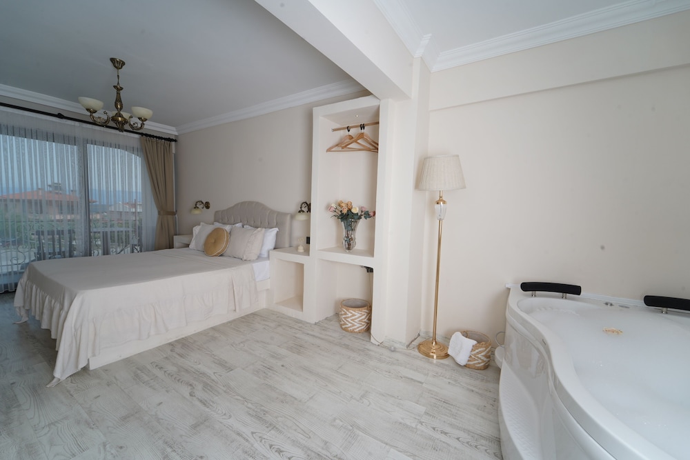Cunda House Küçük Otel - Image 47