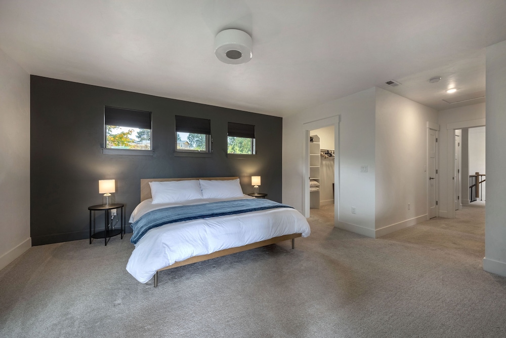 Evergreen Retreat Ab 30 Night Minimum 4 Bedroom Home