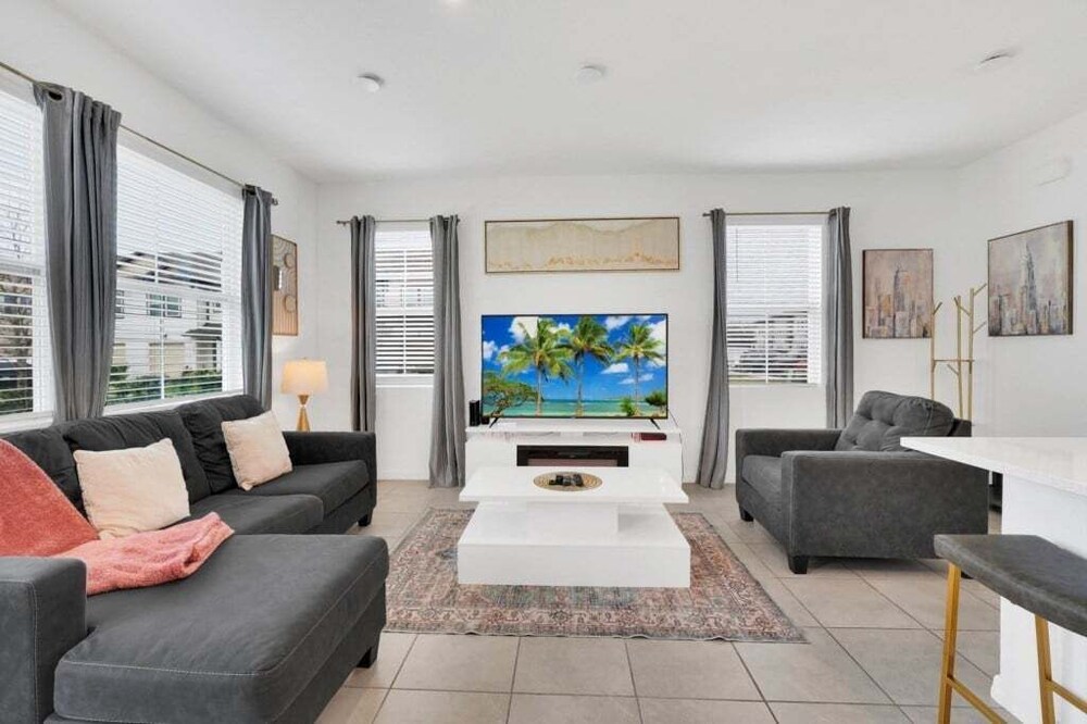 3 Beds 3 Baths Cozy Town Home 3 Bedroom Townhouse