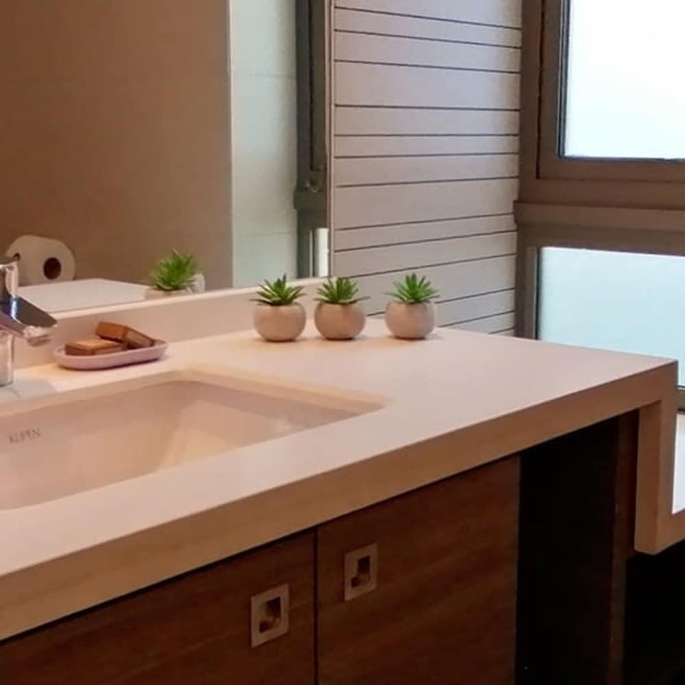 Kennedy Modern 2 Bed Apt in Las Condes