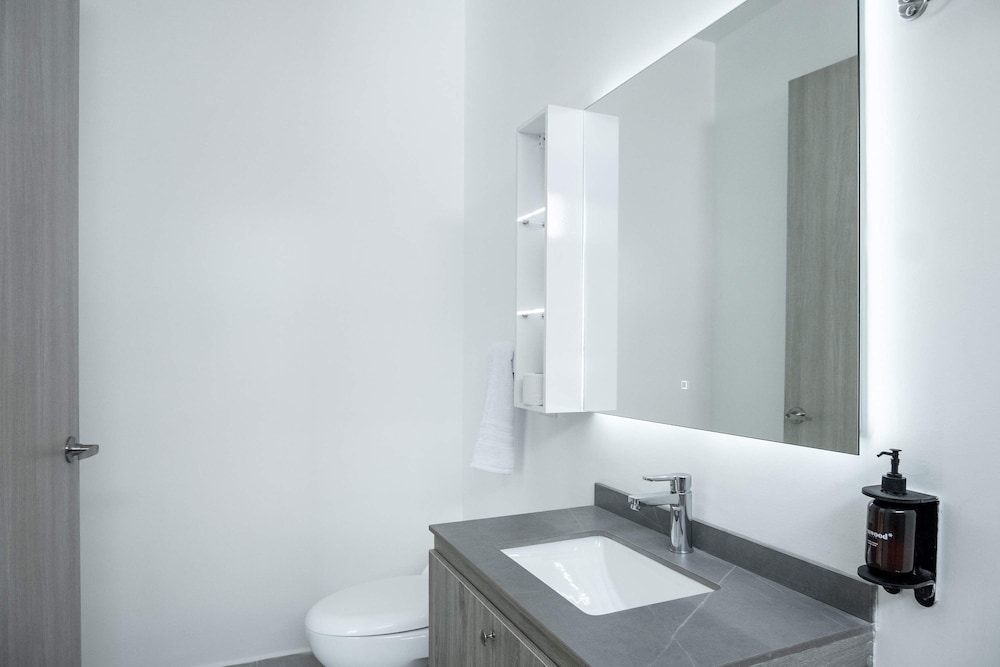 w Upscale Loft in the Heart of Bocagrande