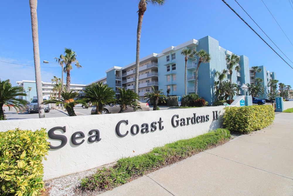 Sea Coast Gardens II 106