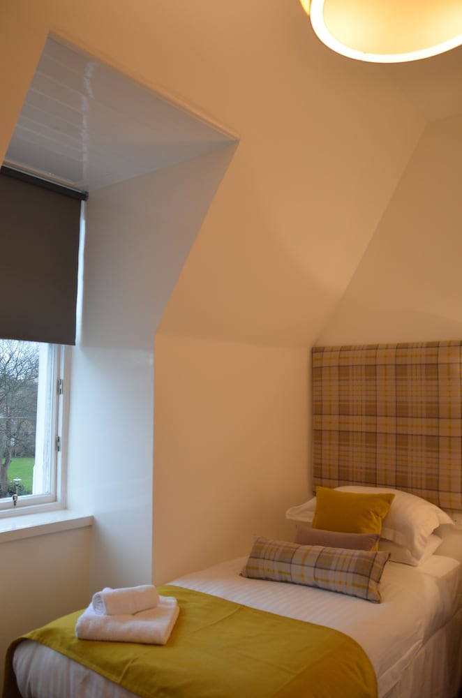 Edinburgh 37