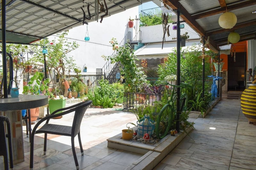 Urban Seaside Oasis - Adriana s Garden Paradise