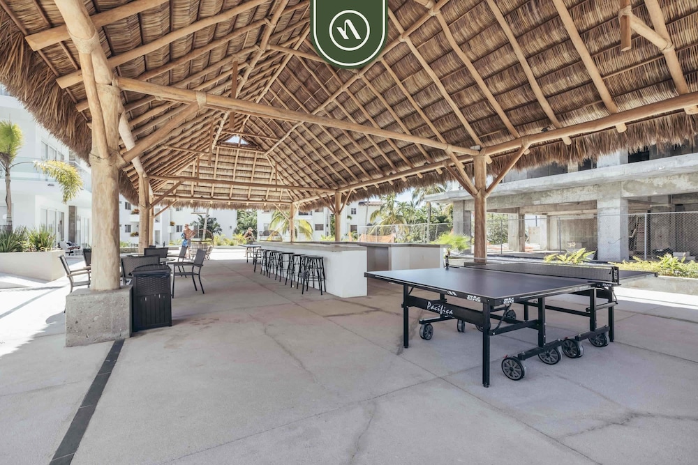2BR Condo With Private Balcony - Padel Court